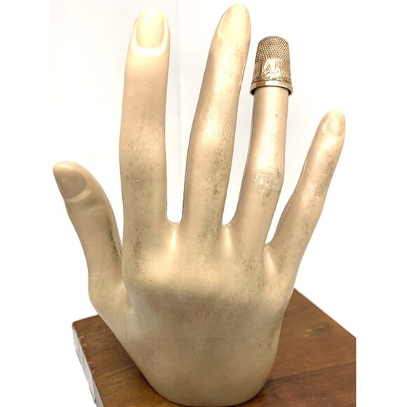 Sewing Thimble Size 8 14k Gold 4.6 Grams Antique Engraved Estate Jewelry - Picture 7 of 12